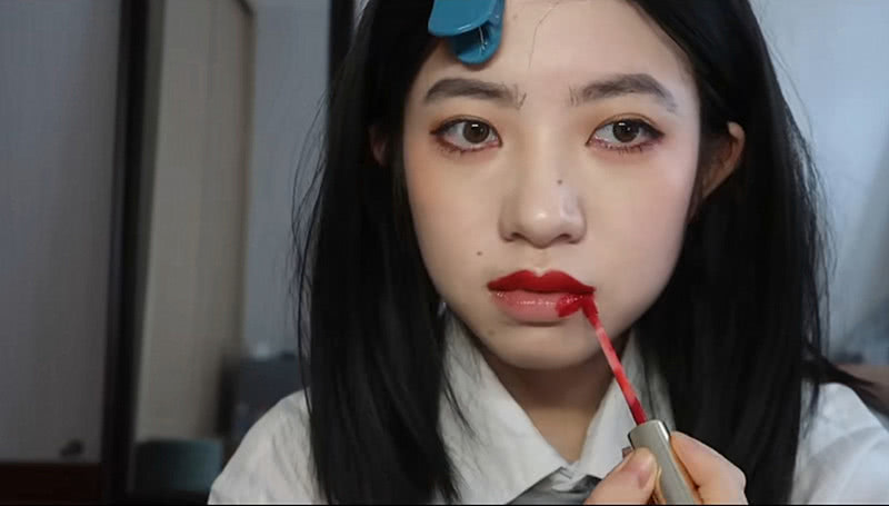 美女仿妆 小松菜奈 开始 你做梦呢吧 最后 厌世感觉出来了 看点快报