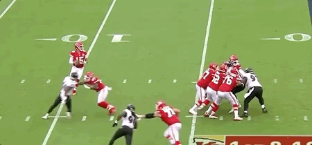 一个正在改变橄榄球的男人:帕特里克-马霍姆斯