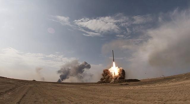 普京终于动手了！ 900名精锐伞兵携战车空降高加索，美土集体沉默