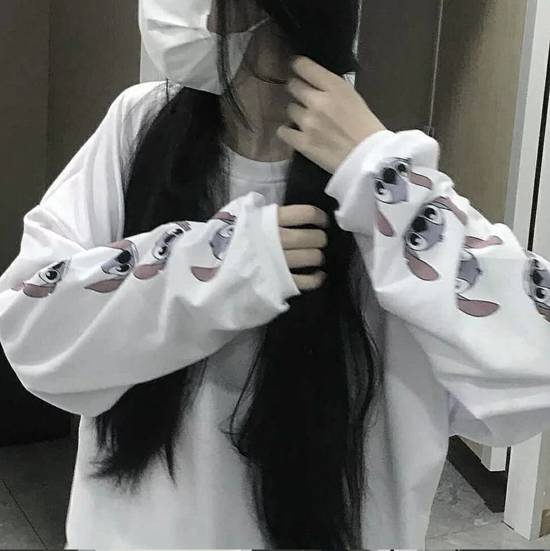 头像:ins不露脸女生头像/世事千帆过路的尽头会是温柔