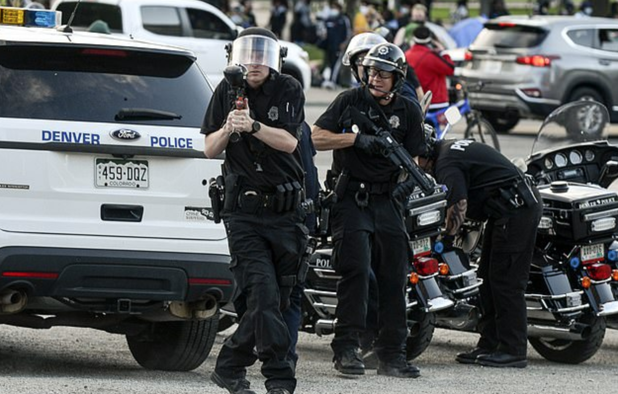 拜登称如果当选总统 会重新培训警察朝犯人腿部而非心脏开枪 看点快报