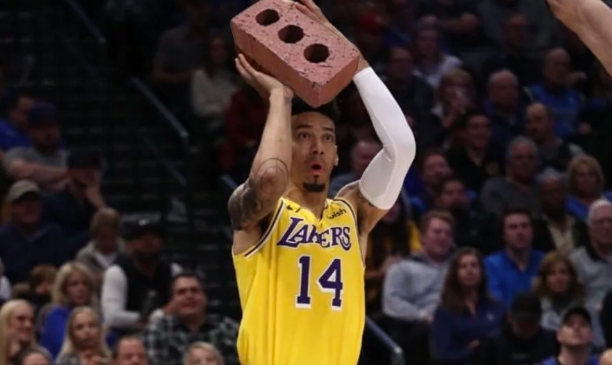 13 Of 29 Three Pointers Rondo Became The Lakers Three Pointer Danny Green Is Really An Iron Strike Daydaynews