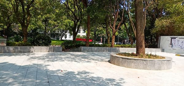 嵩山路沿线休闲广场今日完工花园二村周边居民快去打卡 看点快报