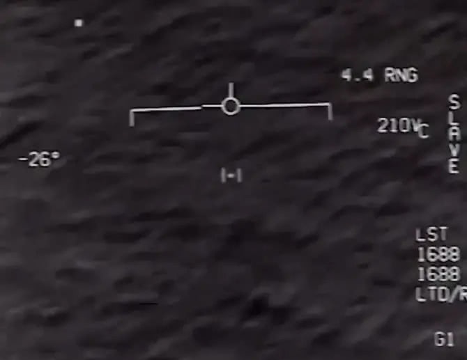 美国大学教授发表2万多份ufo报告 解密当年意大利的 猎鹰湖 事件 看点快报