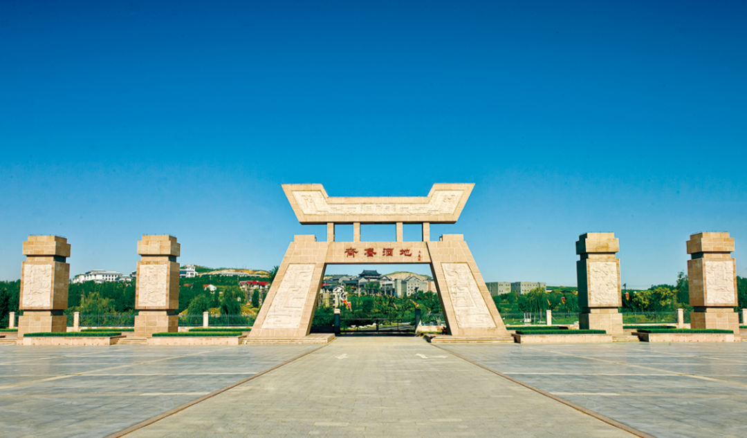 潍坊十笏园文化街区,青州仰天山国家森林公园 等一大批文化旅游景区.