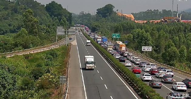 惠河高速往河源方向泰美路段受事故影响 通行缓慢 看点快报