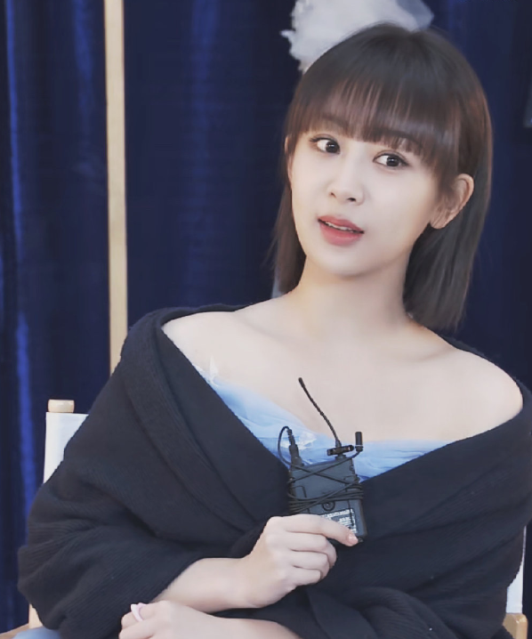 杨紫可算不装成熟了,看清她lisa同款发型,才懂直男爱的