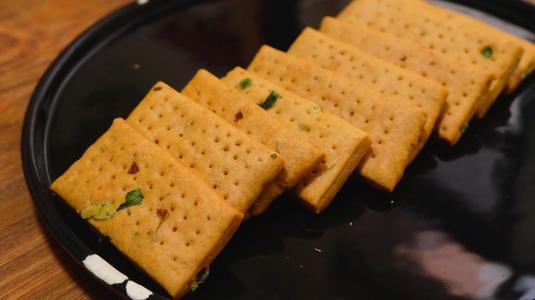 Can Eating Soda Crackers Reduce Uric Acid Rumor Especially People With High Blood Sugar Should Not Eat More Daydaynews