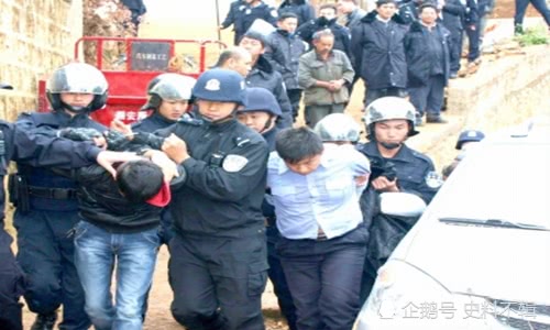 警察抓人时警笛声不断 难道不怕疑犯发现吗 原来我们一直理解错了 看点快报