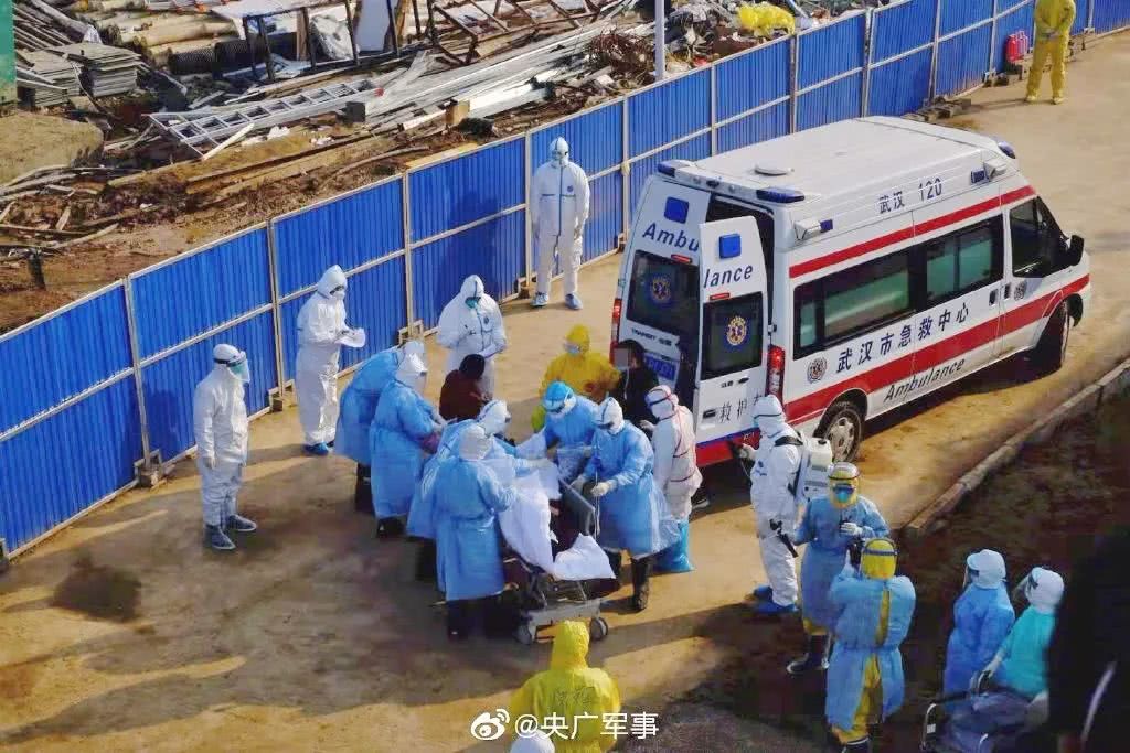 火神山医院首批治愈患者出院!人民军队战
