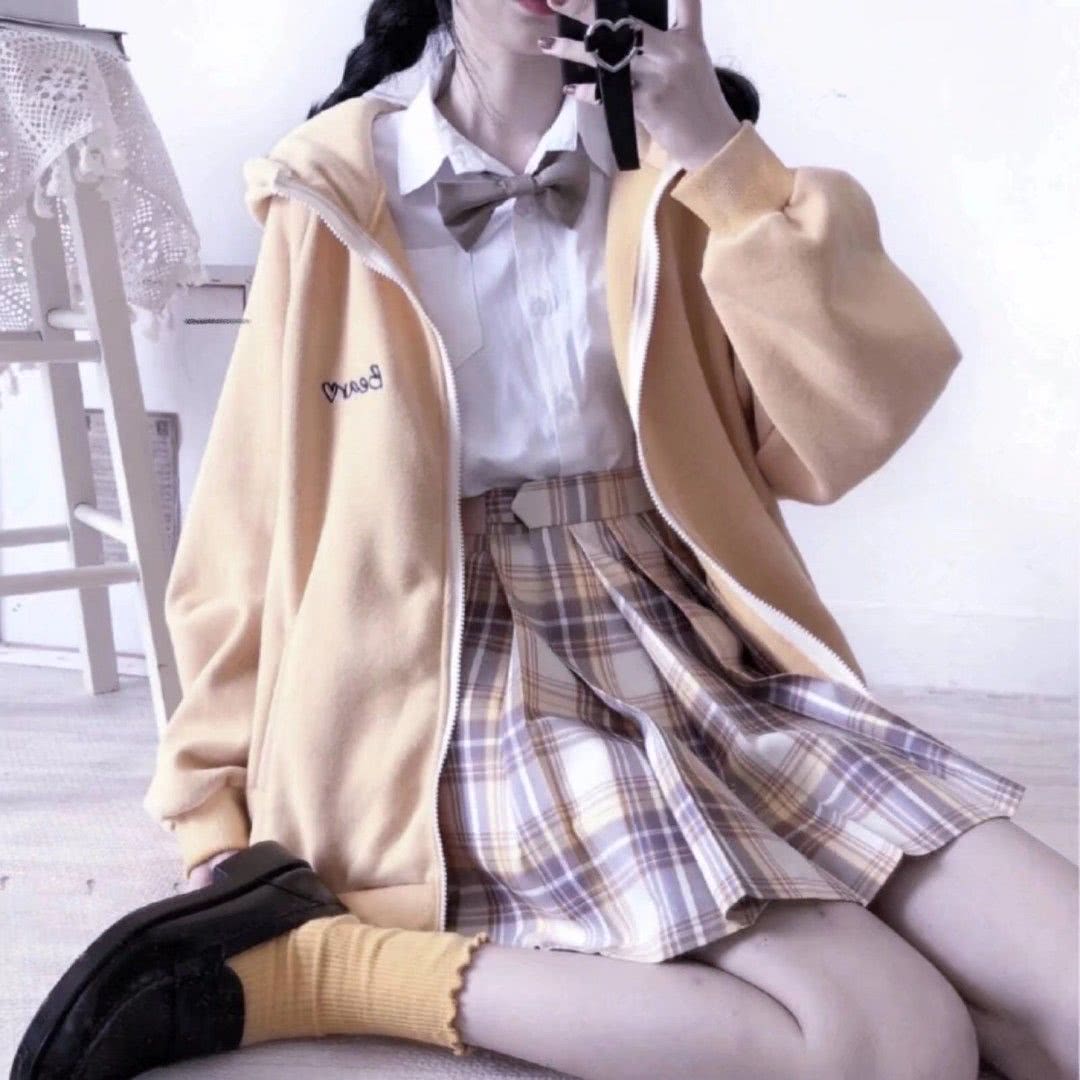 微丧·不露脸·真人女生头像:其实有满腹话要说,可对面已经不是该说的