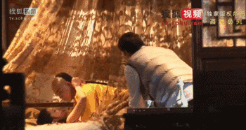 走进幕后告诉你偶像剧的吻戏,床戏到底是咋拍出来的