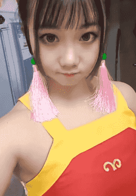 姑娘,你别一言不合就开直播秀肌肉,会吓怕网友的