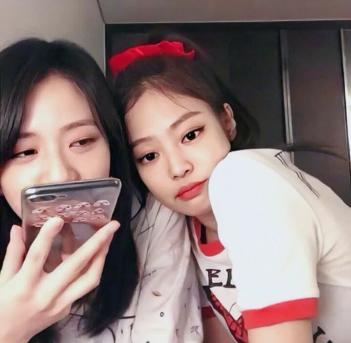 金智妮金智秀的友情    2020-07-20 09:06