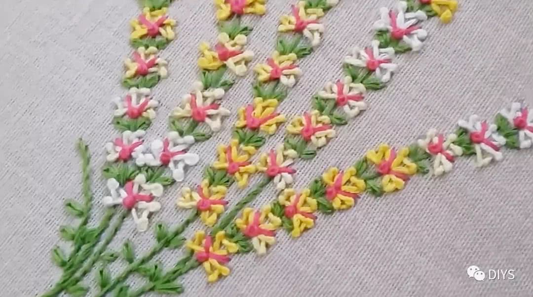 绣花的技巧 带你学习如何刺绣串花图案 看点快报