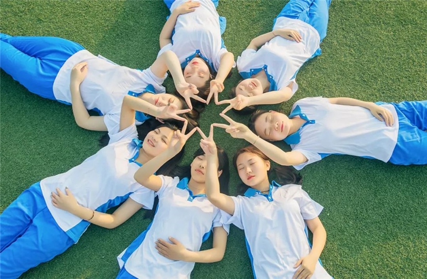 团建合照超有创意的五大合照造型姿势get新技能