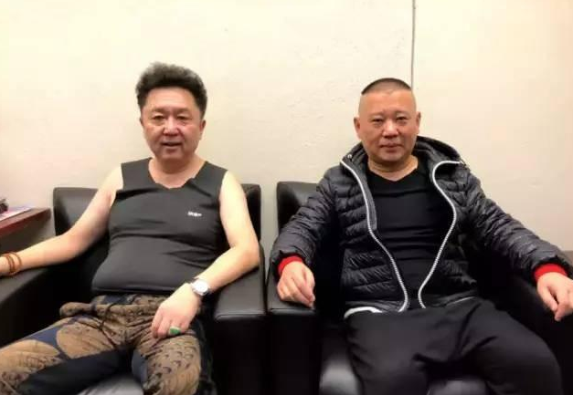 郭德纲晒小儿子,曝光书房中宝贝,小儿子和郭麒麟很像