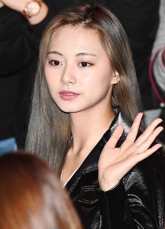 没以前美了 twice 周子瑜 赴日机场照 被赞 高傲的女战士 看点快报