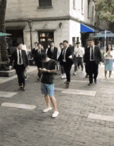 不爱请别伤害,李佳琦因安保道歉,这是继吴亦凡之后又一次因保安引起的