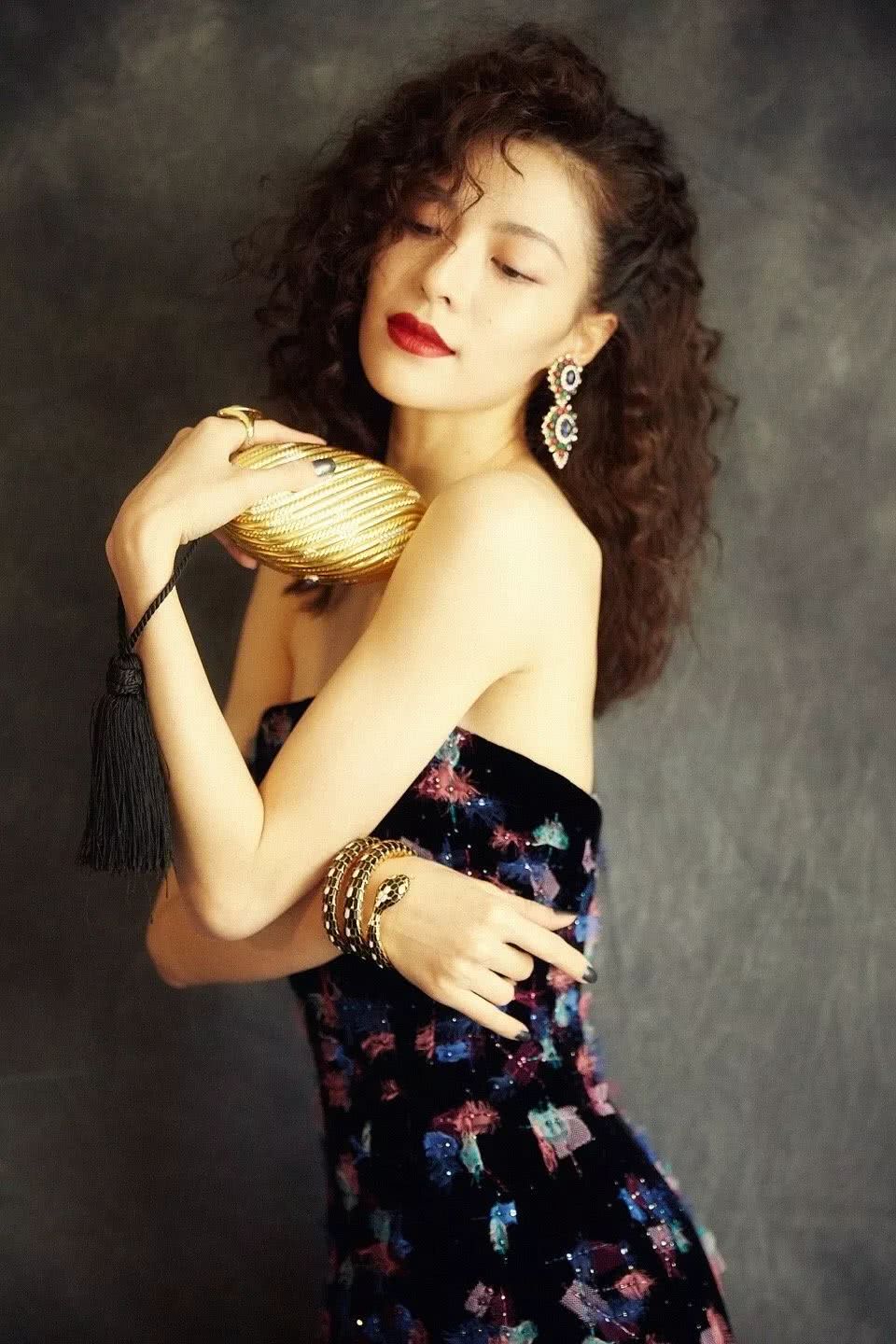 洪一诺是清丽美人 那你要了解下中森明菜 看点快报