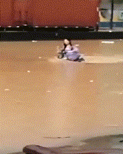 爆笑gif:螃蟹你知道我媳妇的厉害了吧,都怪你太难缠了