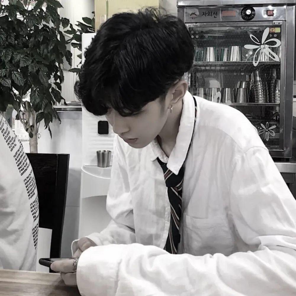 男生头像/高冷霸气侧颜男生头像