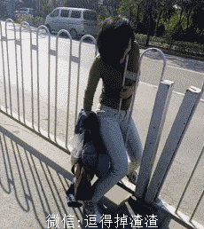 搞笑gif段子:其实你们根本不懂什么叫自拍