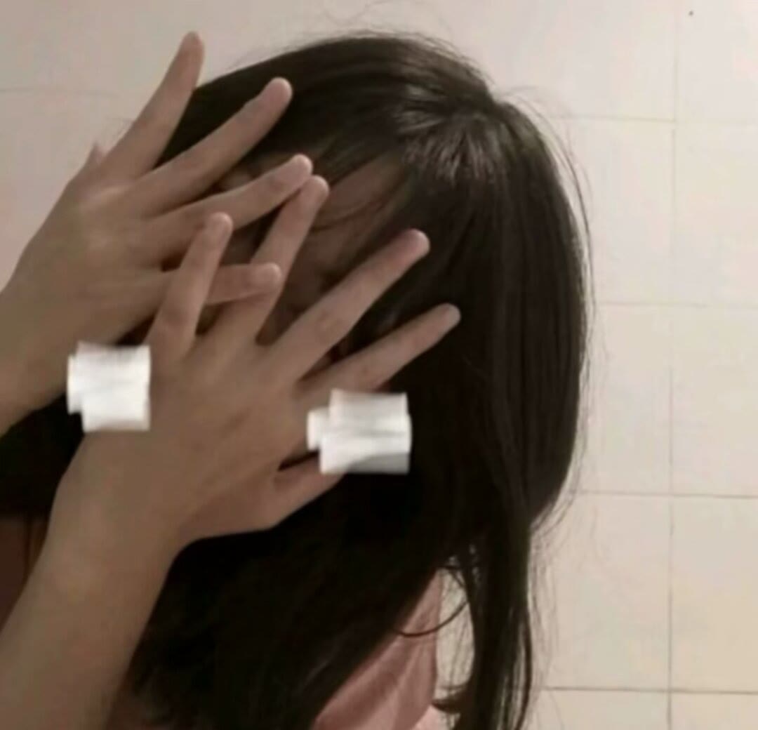 不露脸女生头像:常常一个人崩溃 又一个人自愈/女头