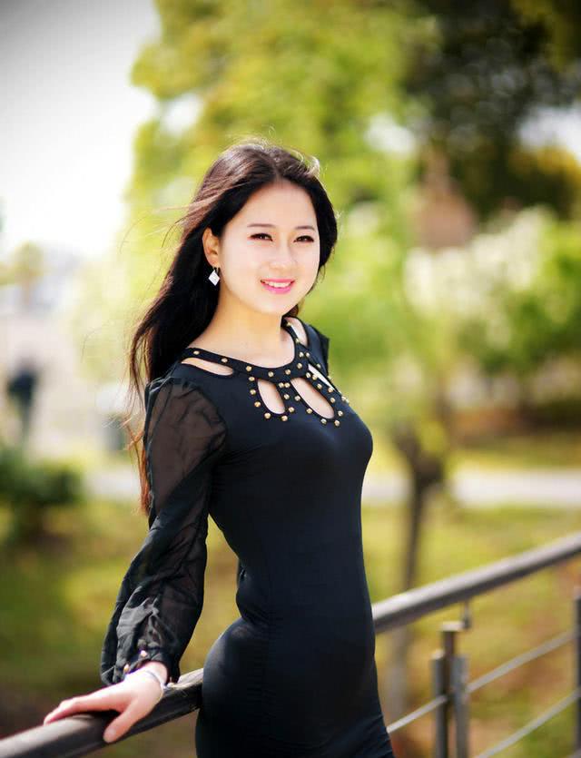 美女自然的生活照