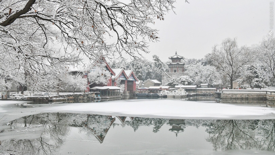 北京迎来2020年初雪 全城银装素裹