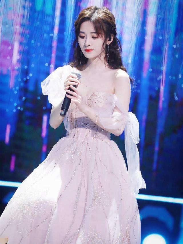 鞠婧祎