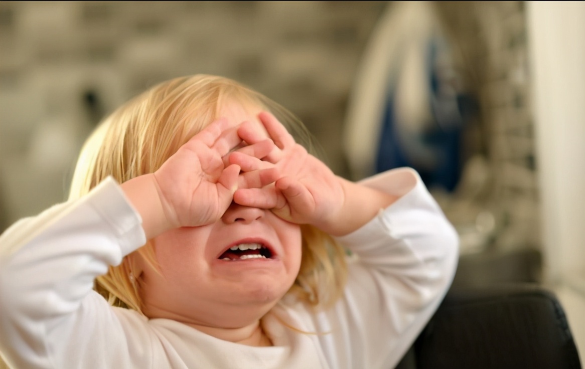 孩子情绪崩溃“尖叫，打人？”罗宝鸿老师：4招教你轻松解决- 育儿| 天天要闻