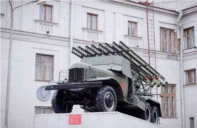 The Soviet Company Commander Desperately Ordered Stalin S Treasure To Be Destroyed Unexpectedly Affecting The Direction Of World War Ii Daydaynews It's 1942, at the eastern front. the soviet company commander desperately ordered stalin s treasure to be destroyed unexpectedly affecting the direction of world war ii daydaynews