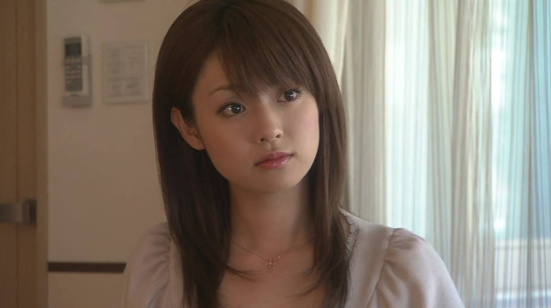 日本公认10大美女 迪迦女主上榜 第1名 穿衣既大胆又好看 看点快报