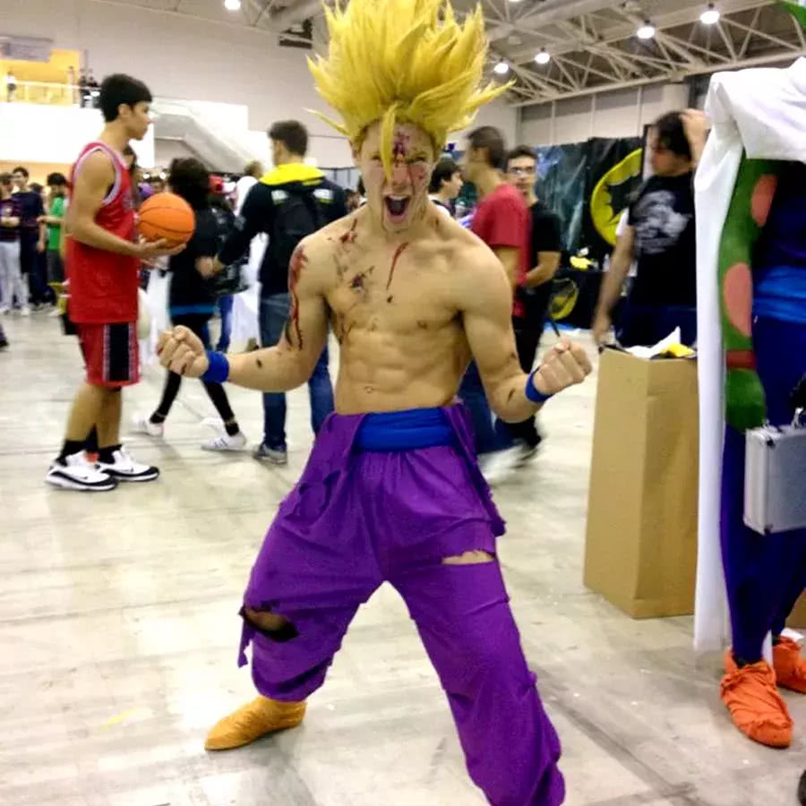 撕裂男龙珠z角色扮演者犹如悟空带来了肌肉 看点快报