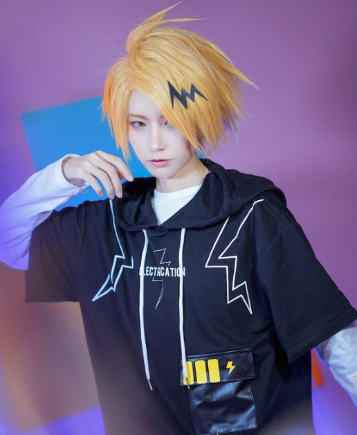 上鸣电气cos 清爽帅气随性自然 看点快报