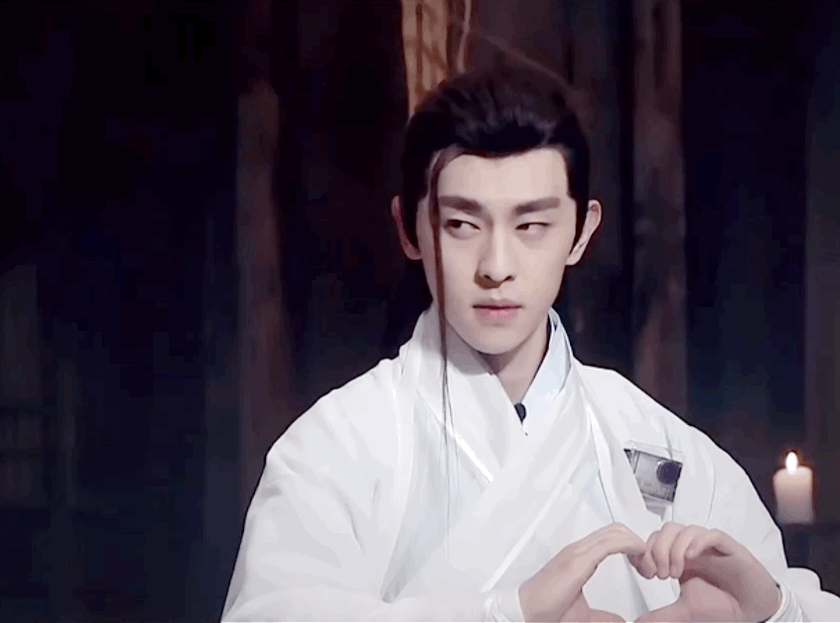 邓伦笑容温暖又治愈