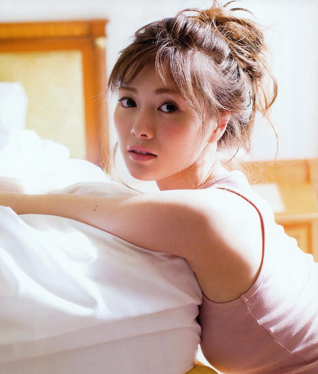 写真女王 白石麻衣宣布毕业 其大胆写真集曾轰动日本 看点快报