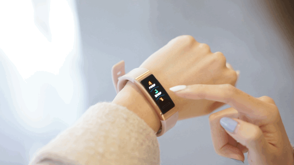 华为手环4pro亲测:出街时的时尚单品,健身时的运动神器