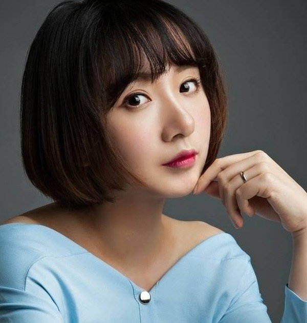 短发气质锁骨美女,青春活力,活泼可爱清新自然