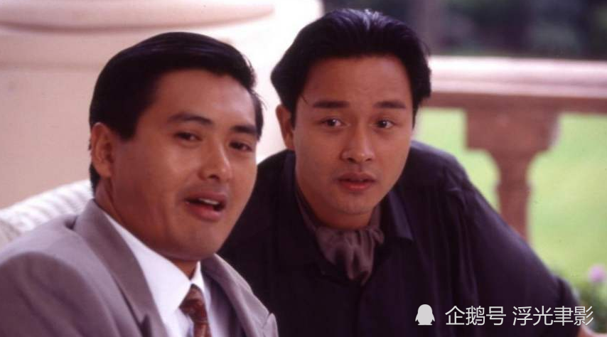 巅峰颜值和炸裂演技,影片中她穿着露肩礼服风姿绰约,与周润发的轮椅之