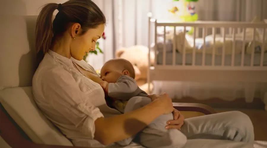 哺乳期间怀孕了还能继续喂奶吗 很多妈妈都被坑了 看点快报