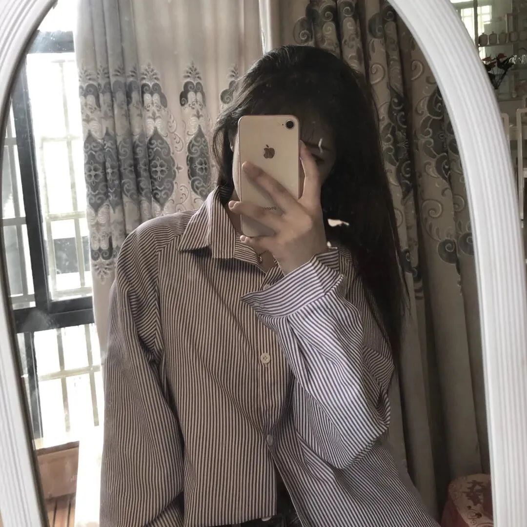 头像ins不露脸女生头像喜欢是乍见之欢爱情细水长流