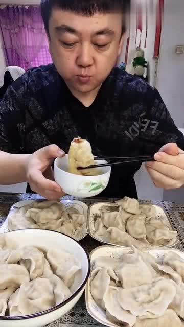 恶搞东北人吃饺子的视频，恶搞东北人吃饺子的视频大全