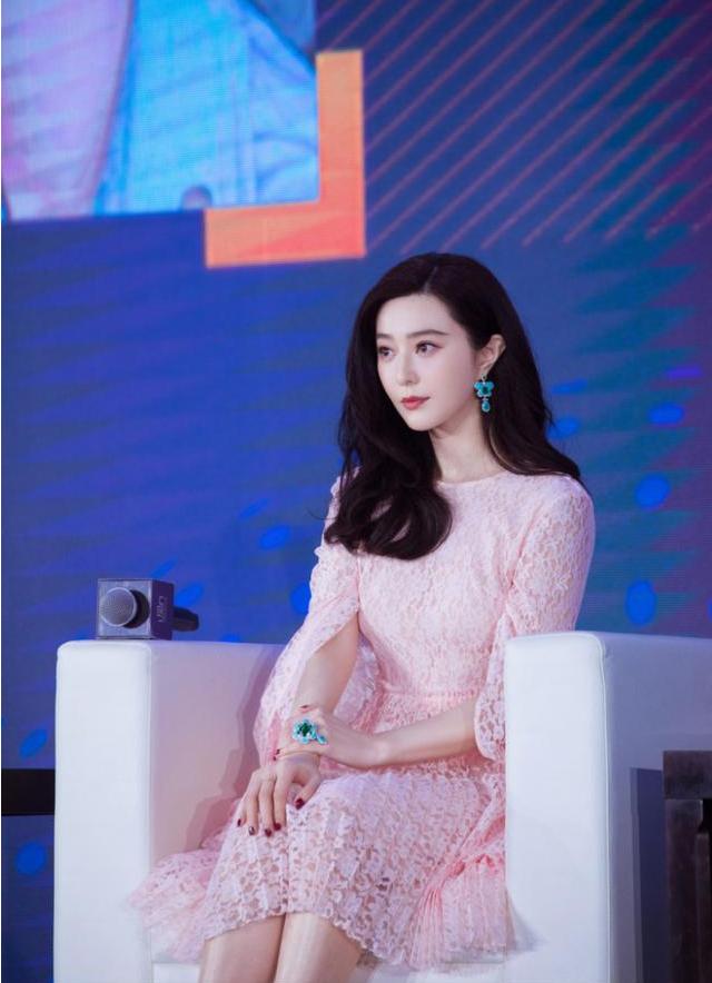 39岁范冰冰也是粉嫩