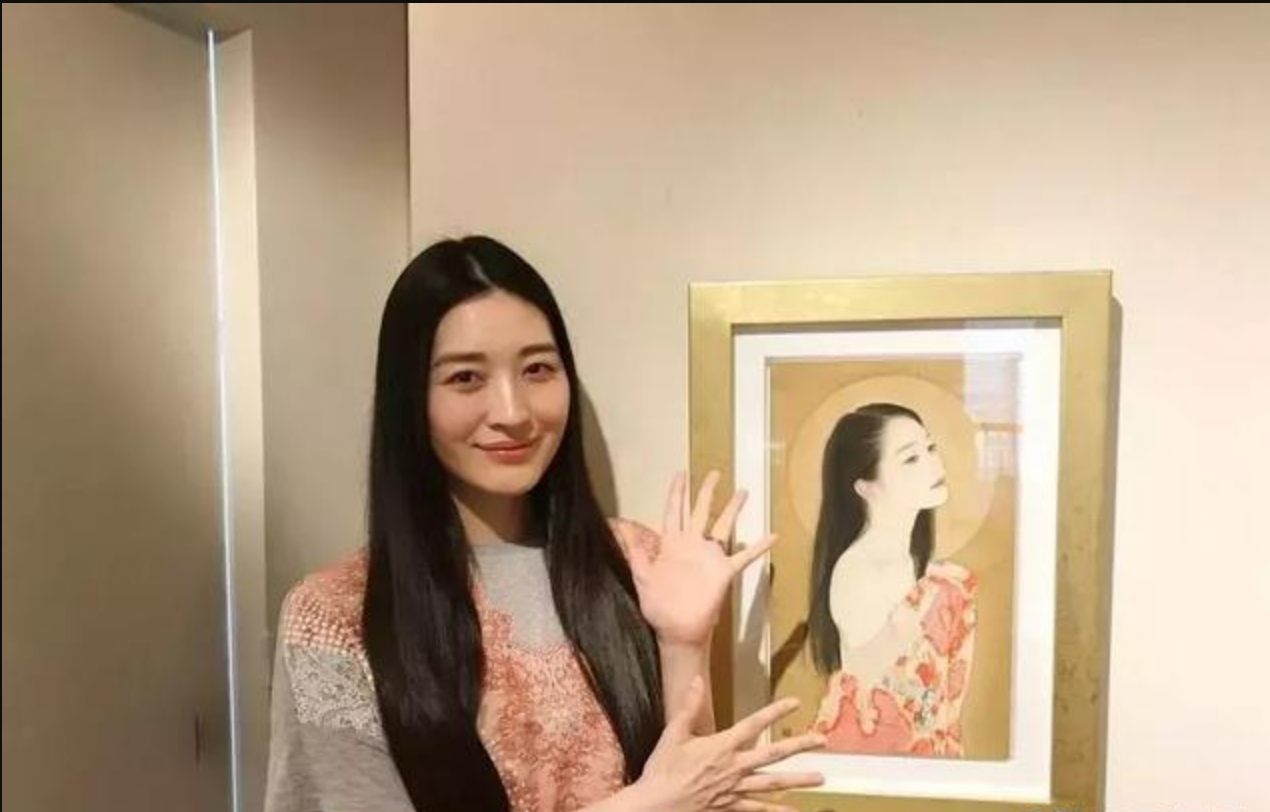 这个日本女画家画工笔女人体 再现女性婀娜之美 不输中国画家 看点快报