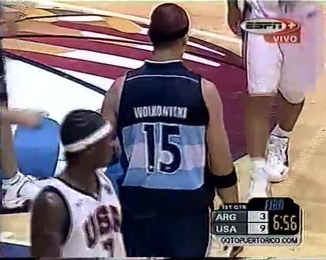 标题：雅典奥运男篮半决赛阿根廷89-81爆冷掀翻美国梦六队（28字）