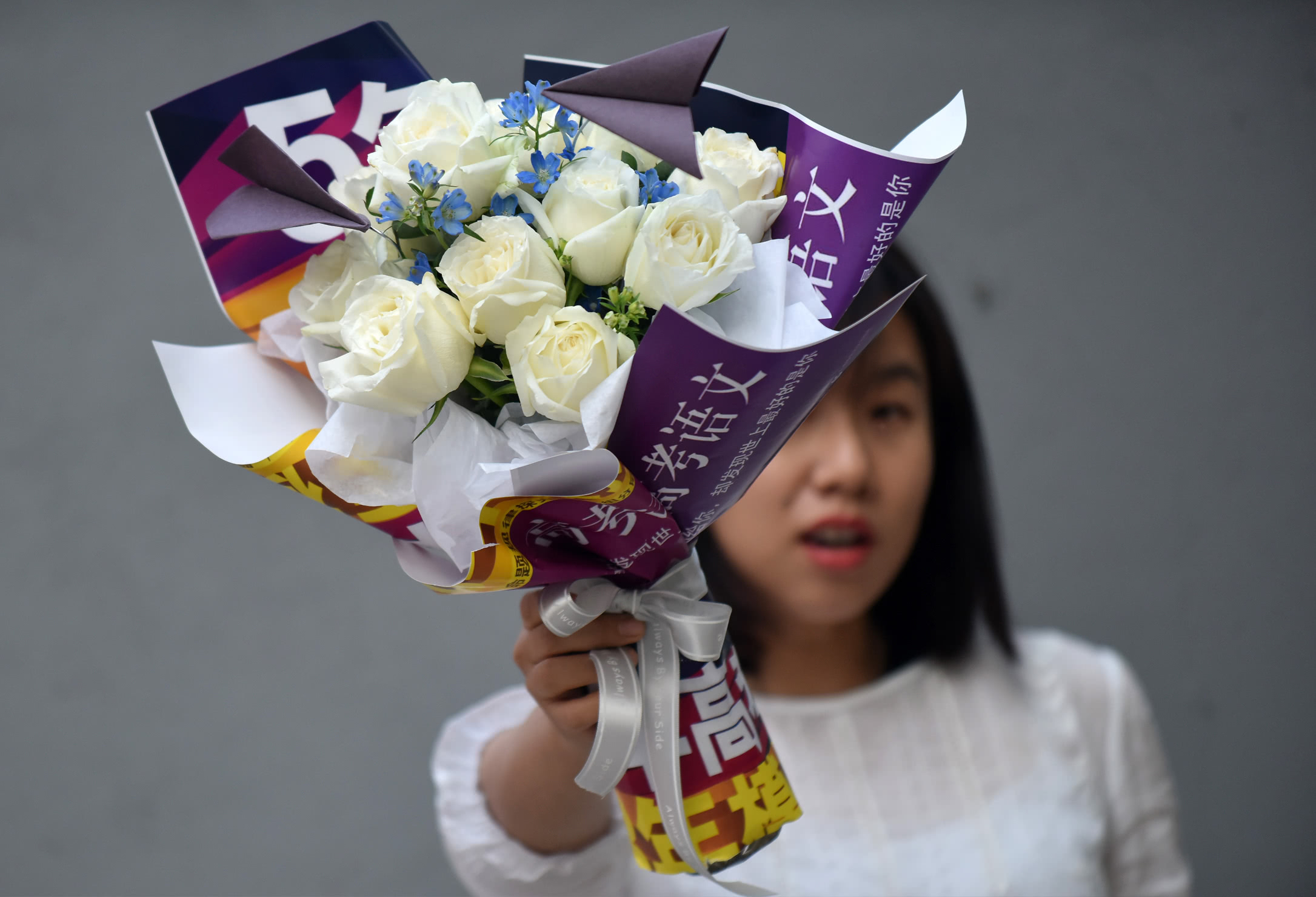 儿童节 秒变 情人节 定制鲜花受热捧 看点快报