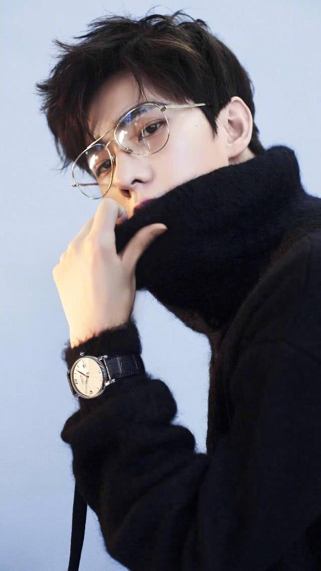 杨洋高清壁纸:阳光帅气大暖男,帅到让人想舔屏!