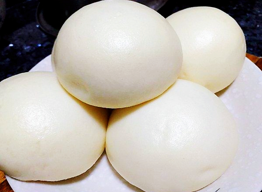 蒸馒头发面时,别只会加酵母粉,多加一点它,10分钟就能